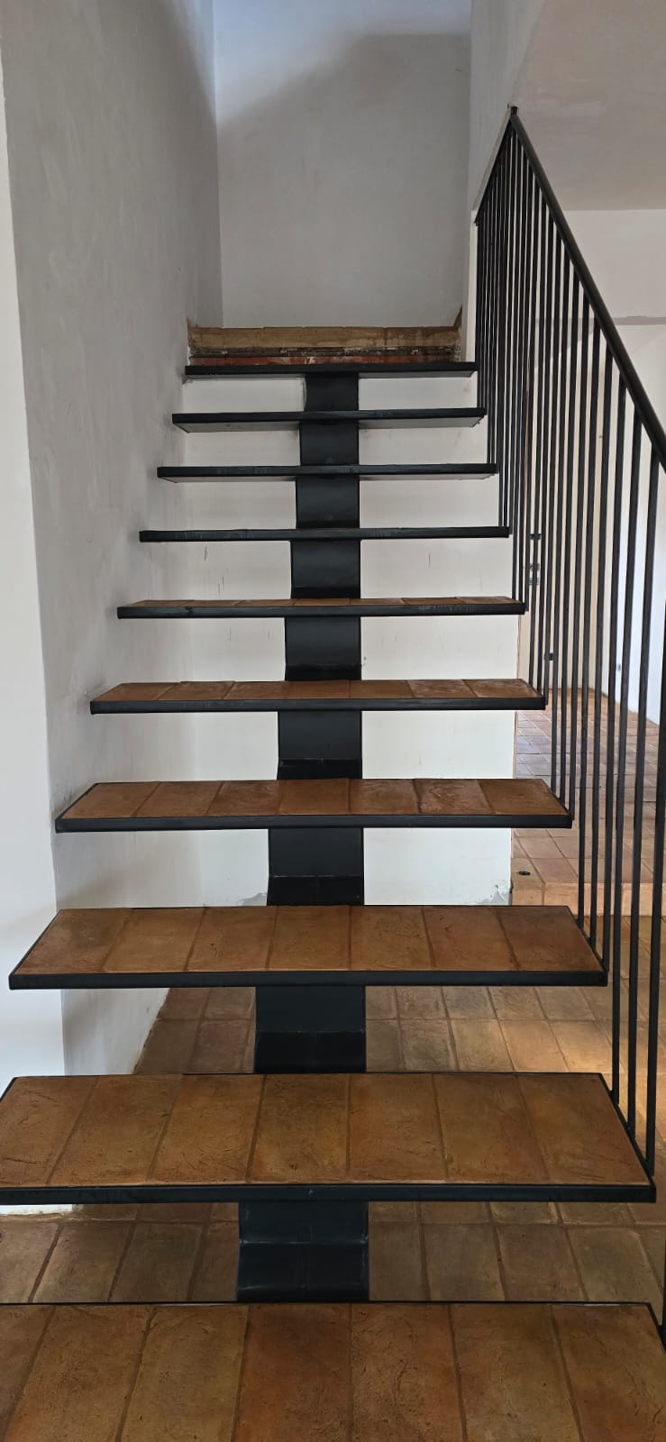 Lavaggio e trattamento pavimenti in cotto presso Villa in Versilia