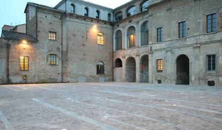 lavaggio e trattamento pavimenti in cotto presso Palazzo delle Orsoline in Fidenza